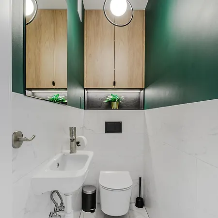 Lumina Spacious 3-room With Balcony Διαμέρισμα *