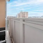 Lumina Spacious 3-room With Balcony Апартаменты