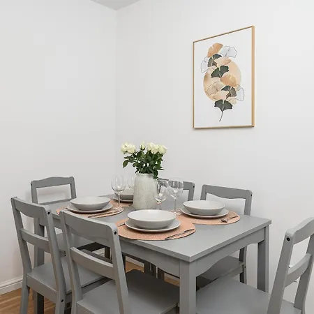 Lumina I Spacious 2br With Balcony I Parking I Ac * Varsó