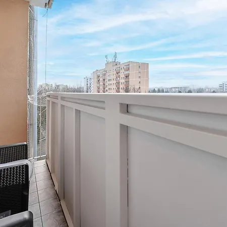 Lumina Spacious 3-room With Balcony Apartament