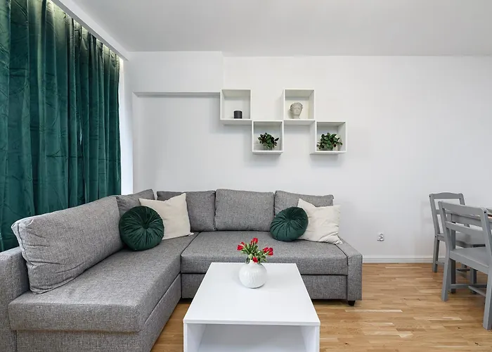 Lumina Spacious 3-room With Balcony Warschau