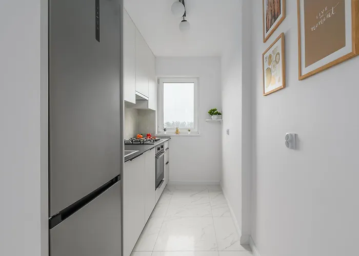 Lumina Spacious 3-room With Balcony Apartment Warschau